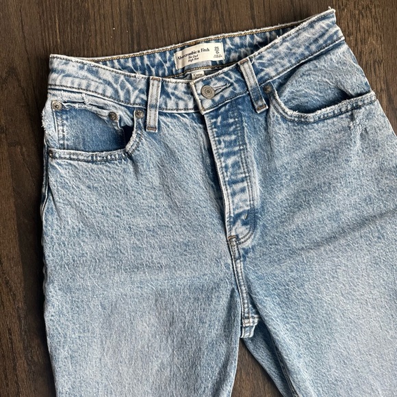Abercrombie & Fitch The Dad High Rise Jeans Curve Love Light Wash Blue, 25 Long - Picture 2 of 4